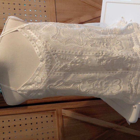 Soft Surroundings Other - Soft Surroundings Cream Sheer Embroidered Cami